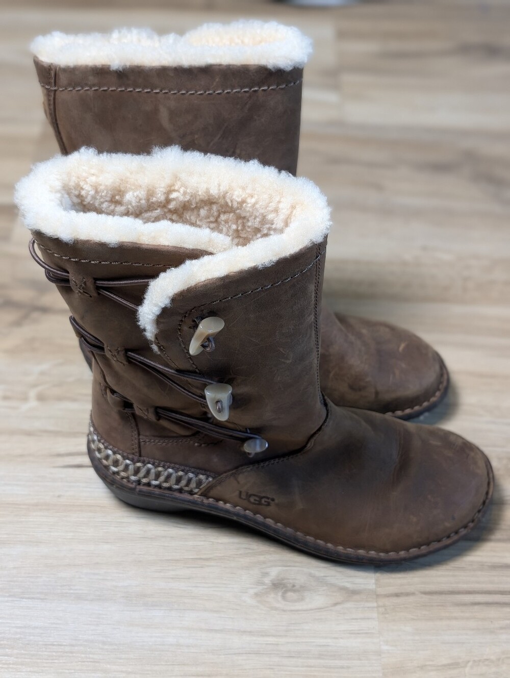 UGG Australia Kona Toggle Winter Boots Womens Size 7 Tan Brown Suede Leather she